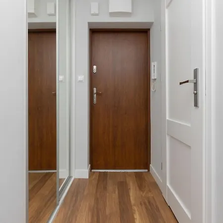Golden By Renters Warsaw
