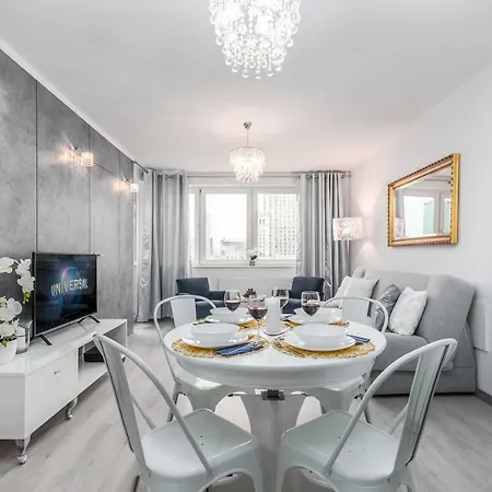 Golden By Renters Apartment Warsaw