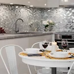 Golden By Renters Apartament *
