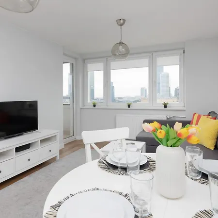 Golden By Renters * Varsovia
