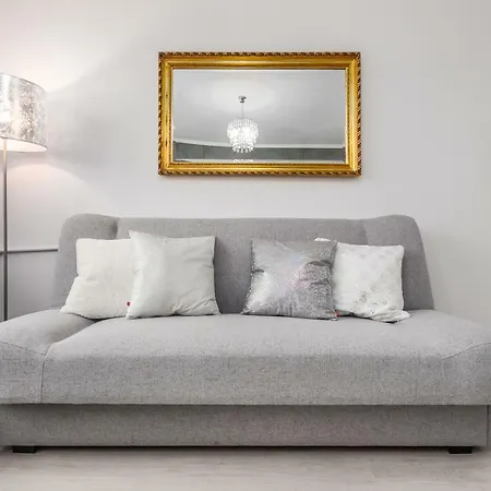 Golden By Renters * Varsovia