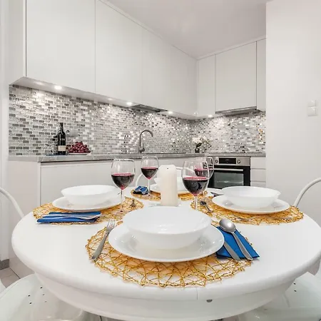 Apartment Golden By Renters Warschau