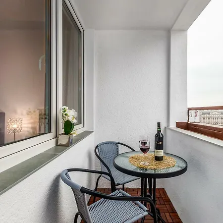 Golden By Renters Warschau