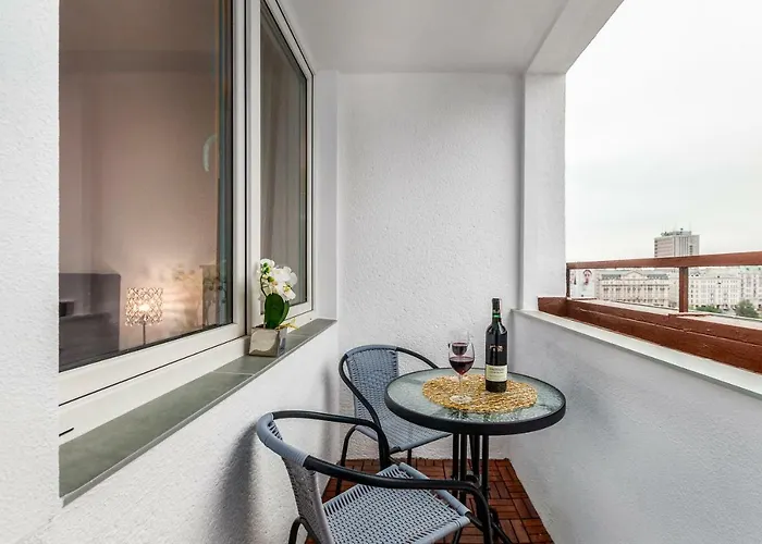 Golden By Renters Warsaw