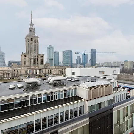 Golden By Renters * Varşova