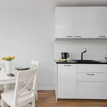 Golden By Renters Varşova